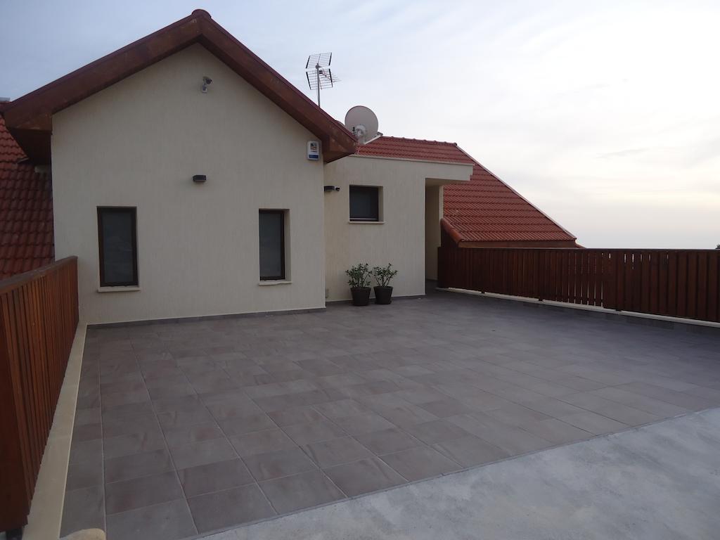 Petralona Apartment Agios Athanasios Екстериор снимка