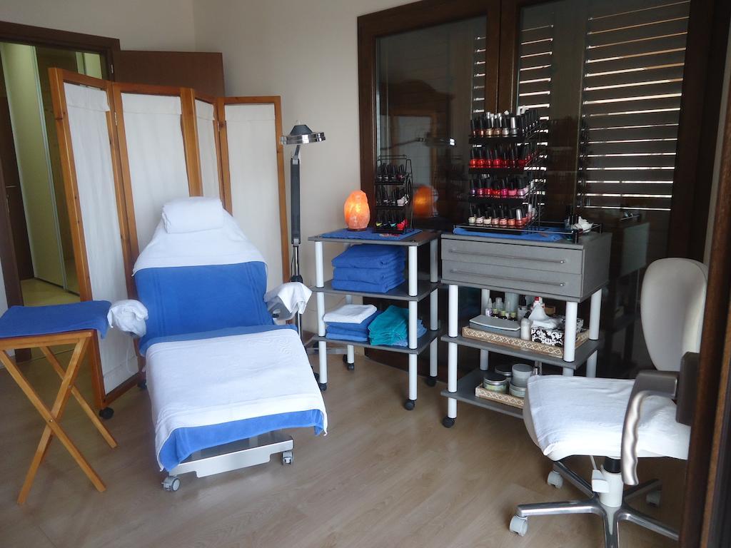 Petralona Apartment Agios Athanasios Екстериор снимка